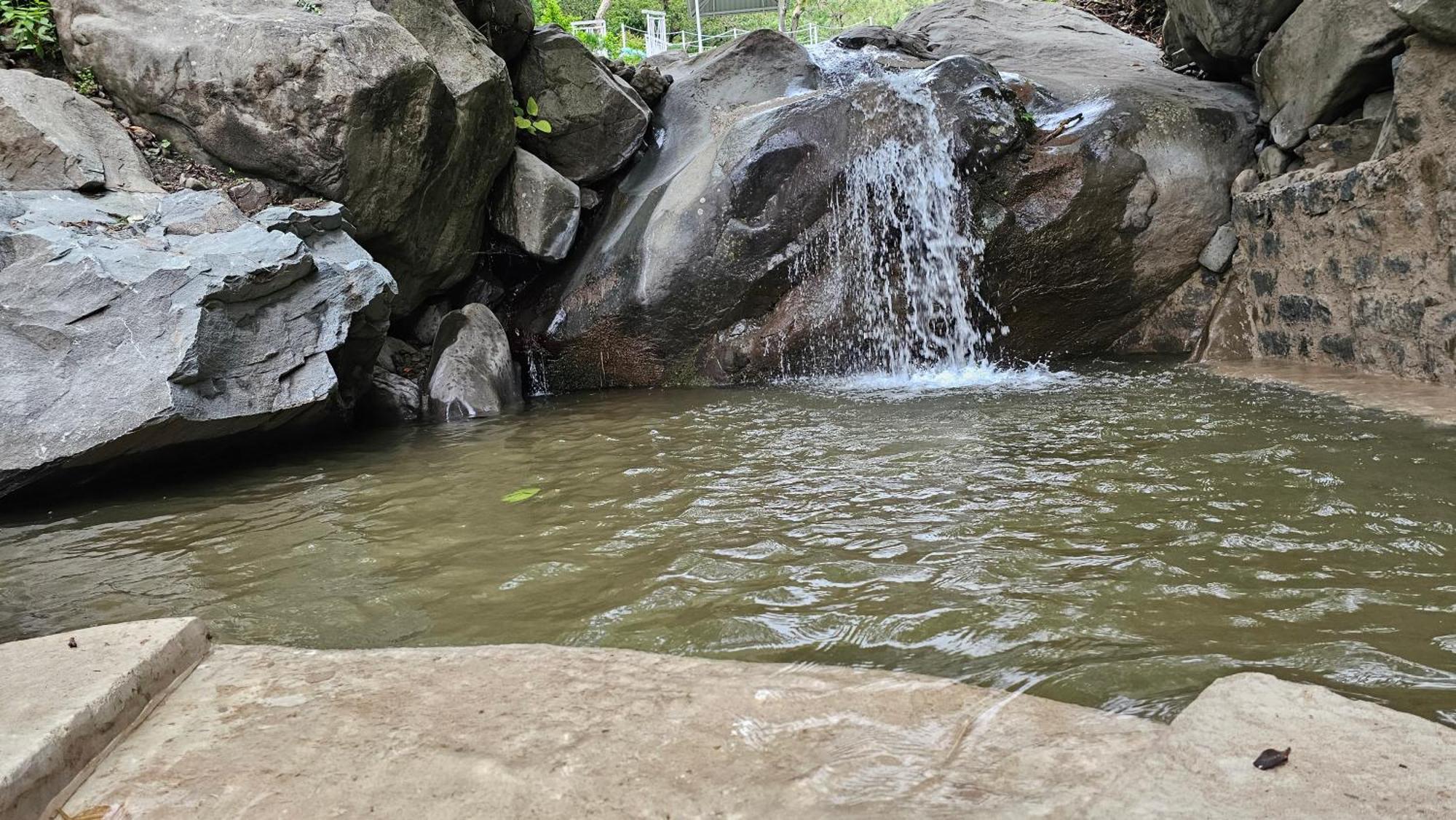 فندق On The Rocks كاساولى المظهر الخارجي الصورة